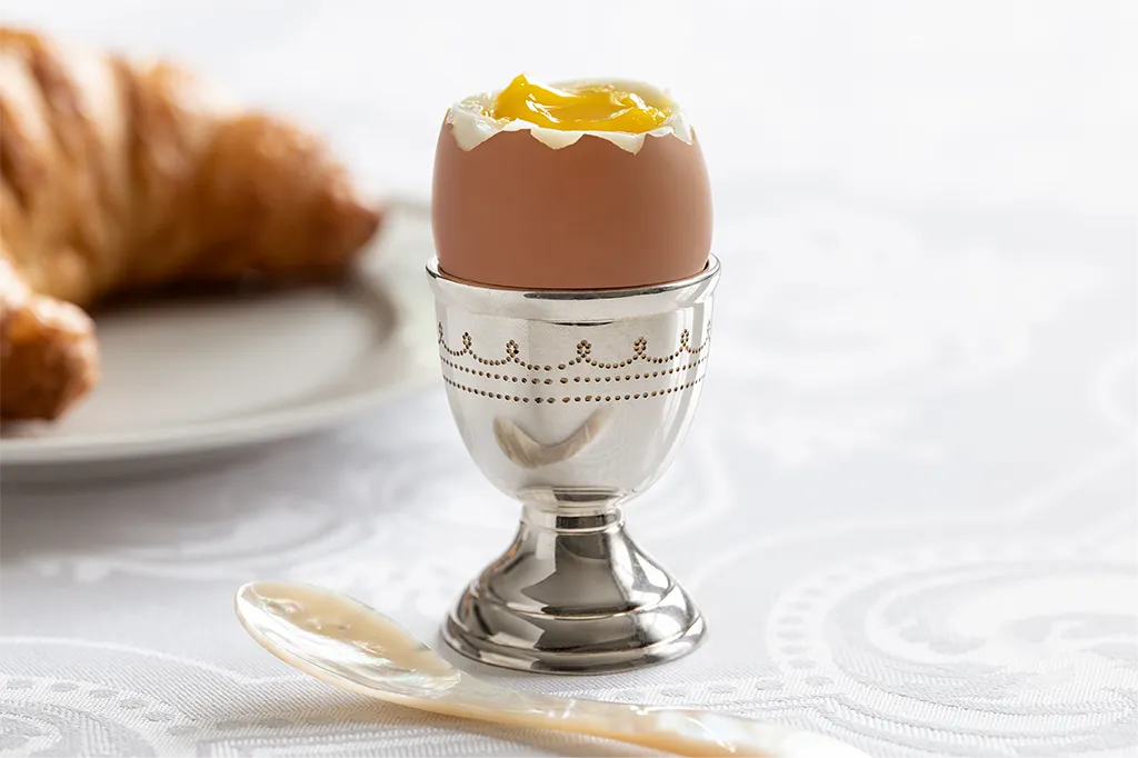 Fur Traditionalisten - Eierbecher Garland